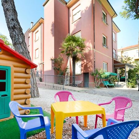 Hotel Flora Capri Cesenatico Luaran gambar
