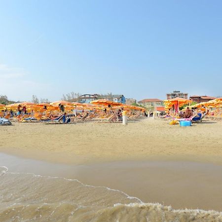 Hotel Flora Capri Cesenatico Luaran gambar