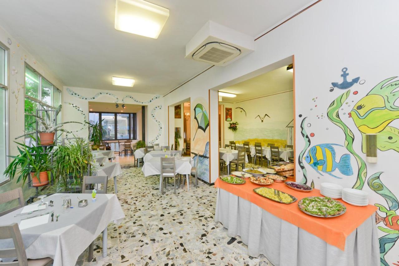 Hotel Flora Capri Cesenatico Luaran gambar